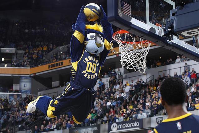 CJ45分鹈鹕险胜爵士4连胜 快船负公牛止4连胜